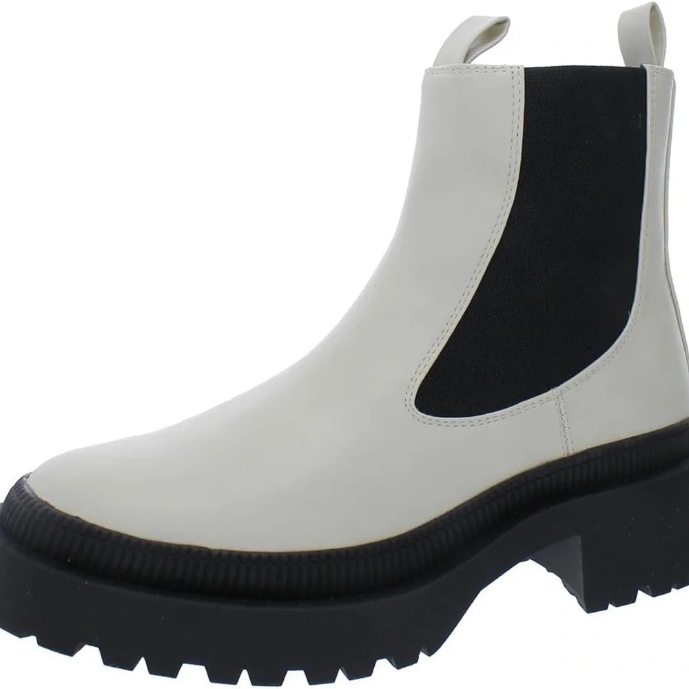 BCBGeneration elegant ankle